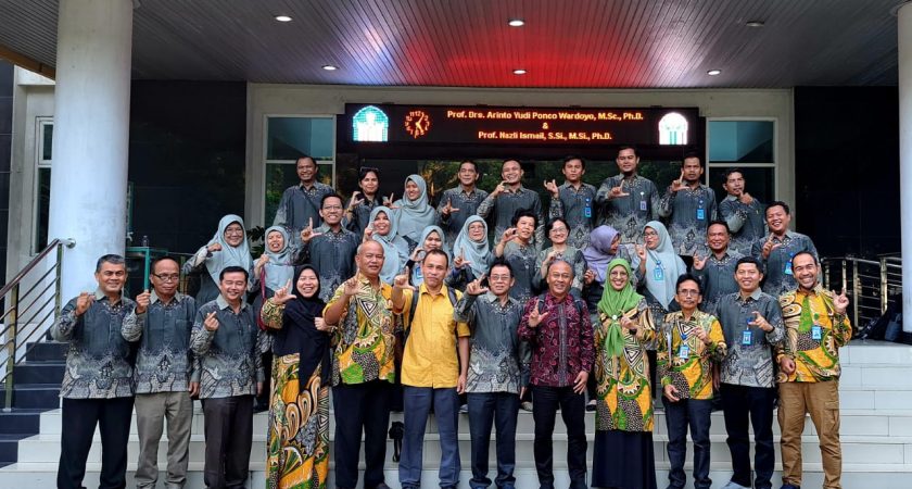 Asesmen Lapangan Akreditasi Program Studi Fisika Universitas Negeri Medan