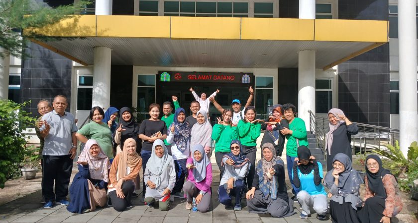 Rutinitas Senam di FMIPA Universitas Negeri Medan: Civitas Sehat, produktif, dan harmonis